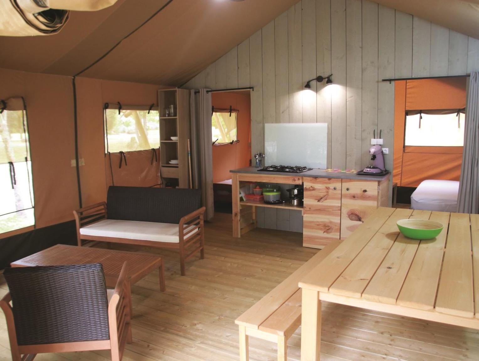 Camping Fontaine Du Roc Hostal Devillac Habitación foto